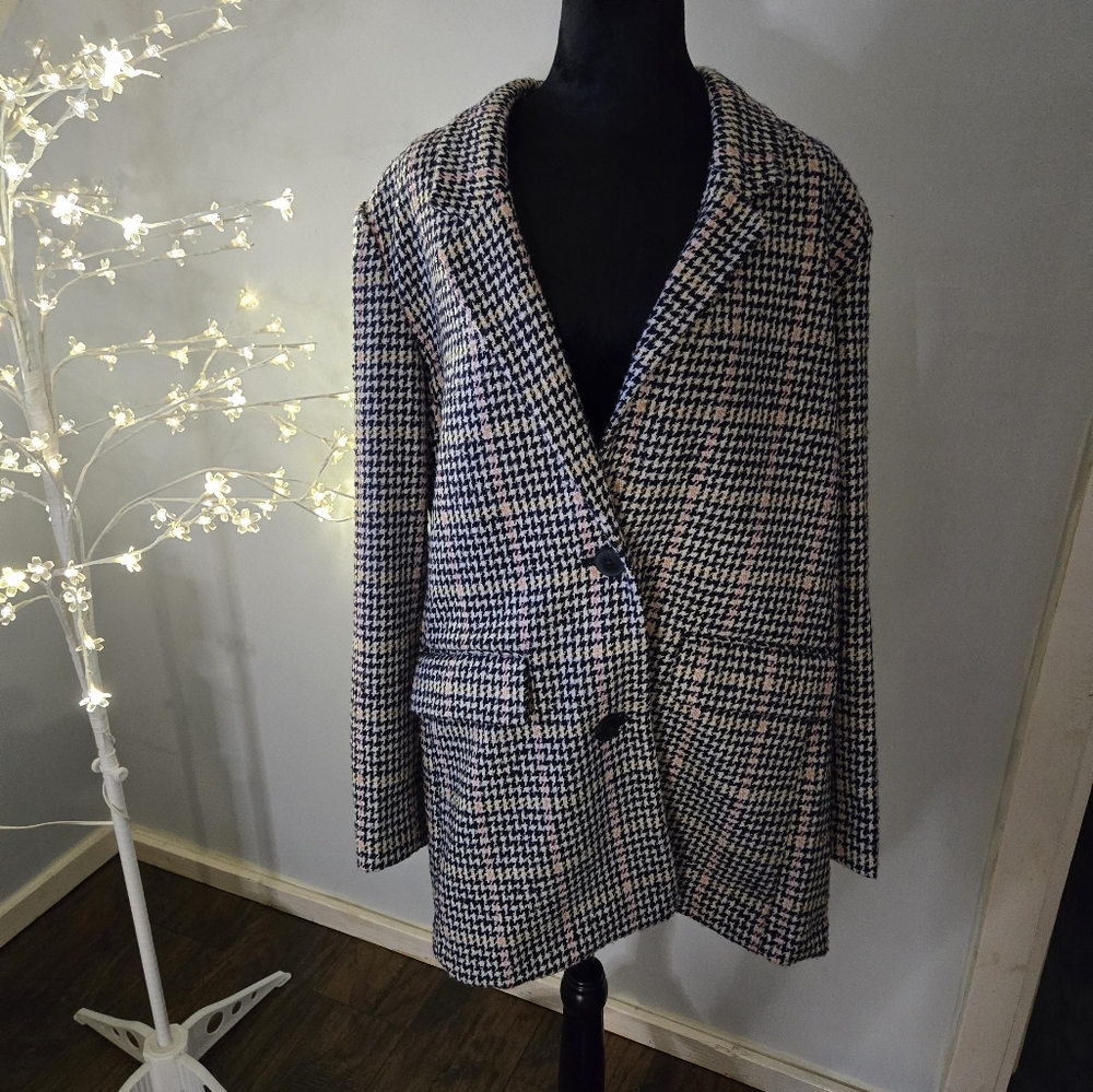 Womans Black and White Checkered Blazer
